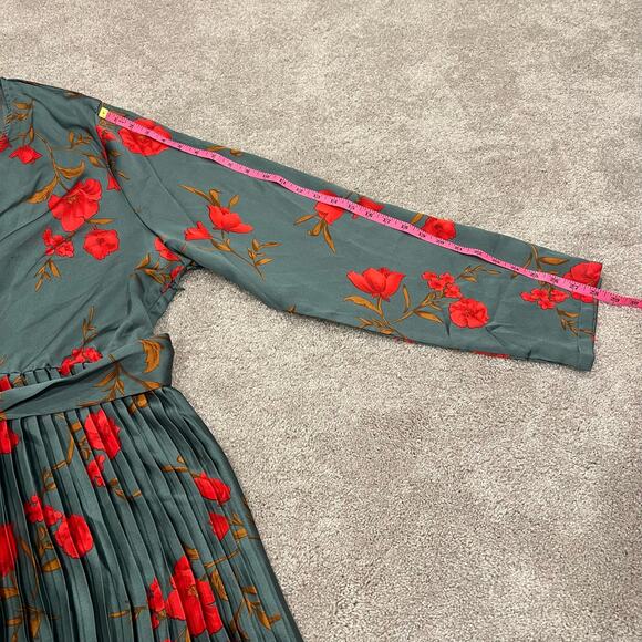 NWT Pretty Little Thing Plus Size Green Floral Longsleeve Pleated Midi Dress 30 - Picture 11 of 11